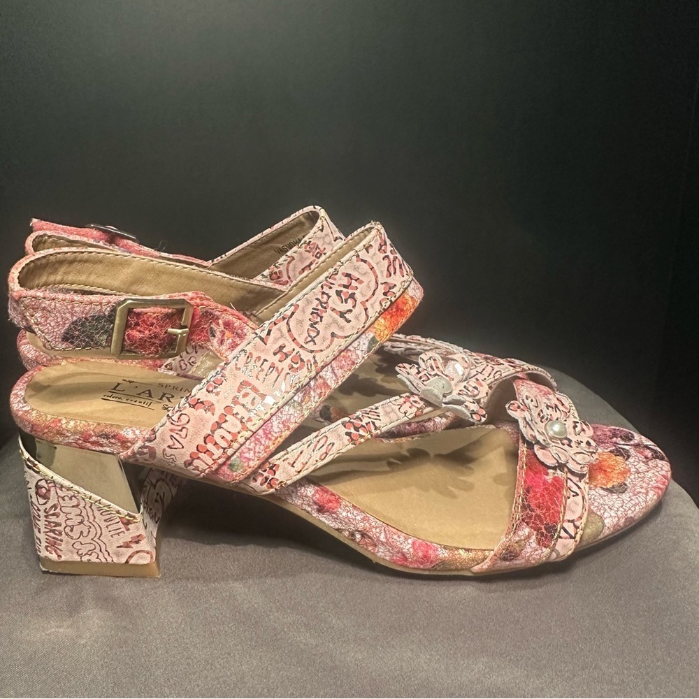 Unique L’artiste Monster High Heeled Sandals with Flowers - Picture 3 of 7